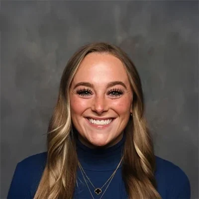 Chiropractic Albertville MN Emma Tippie Smiling Chiropractic Intern Portrait